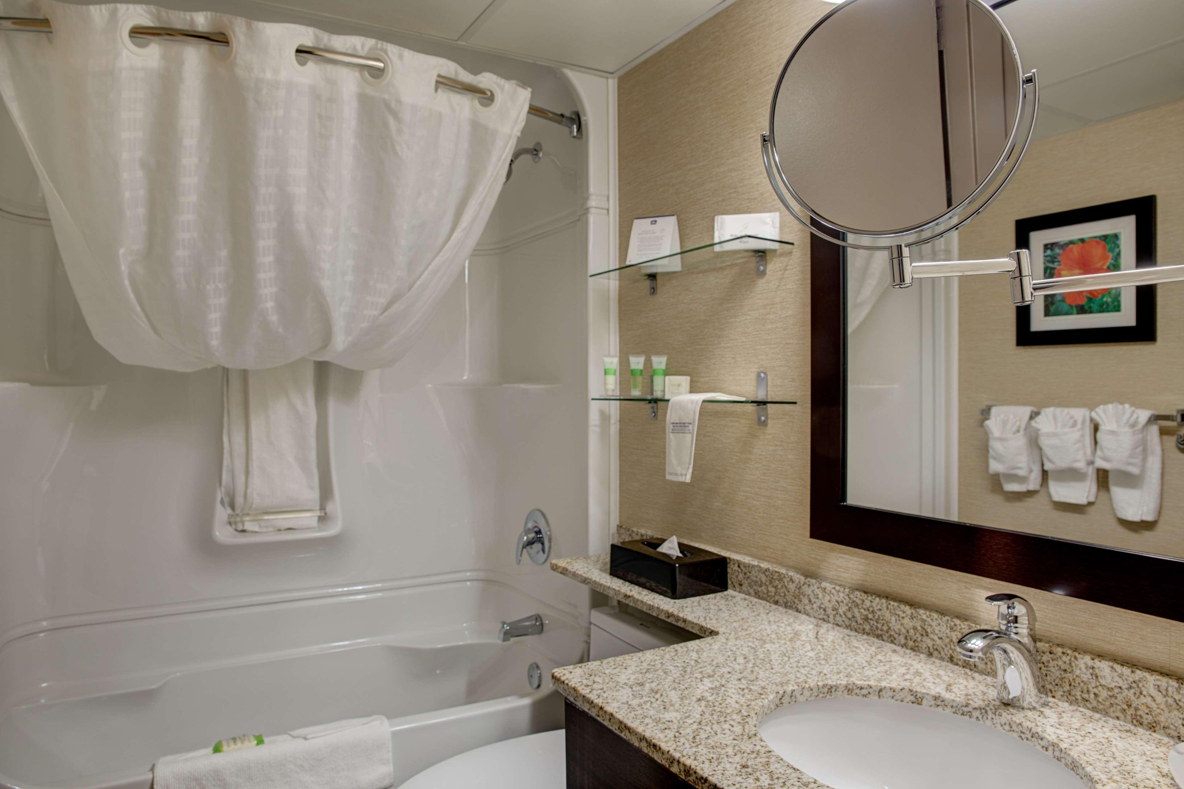 Best Western Plus City Centre Inn Эдмонтон Экстерьер фото