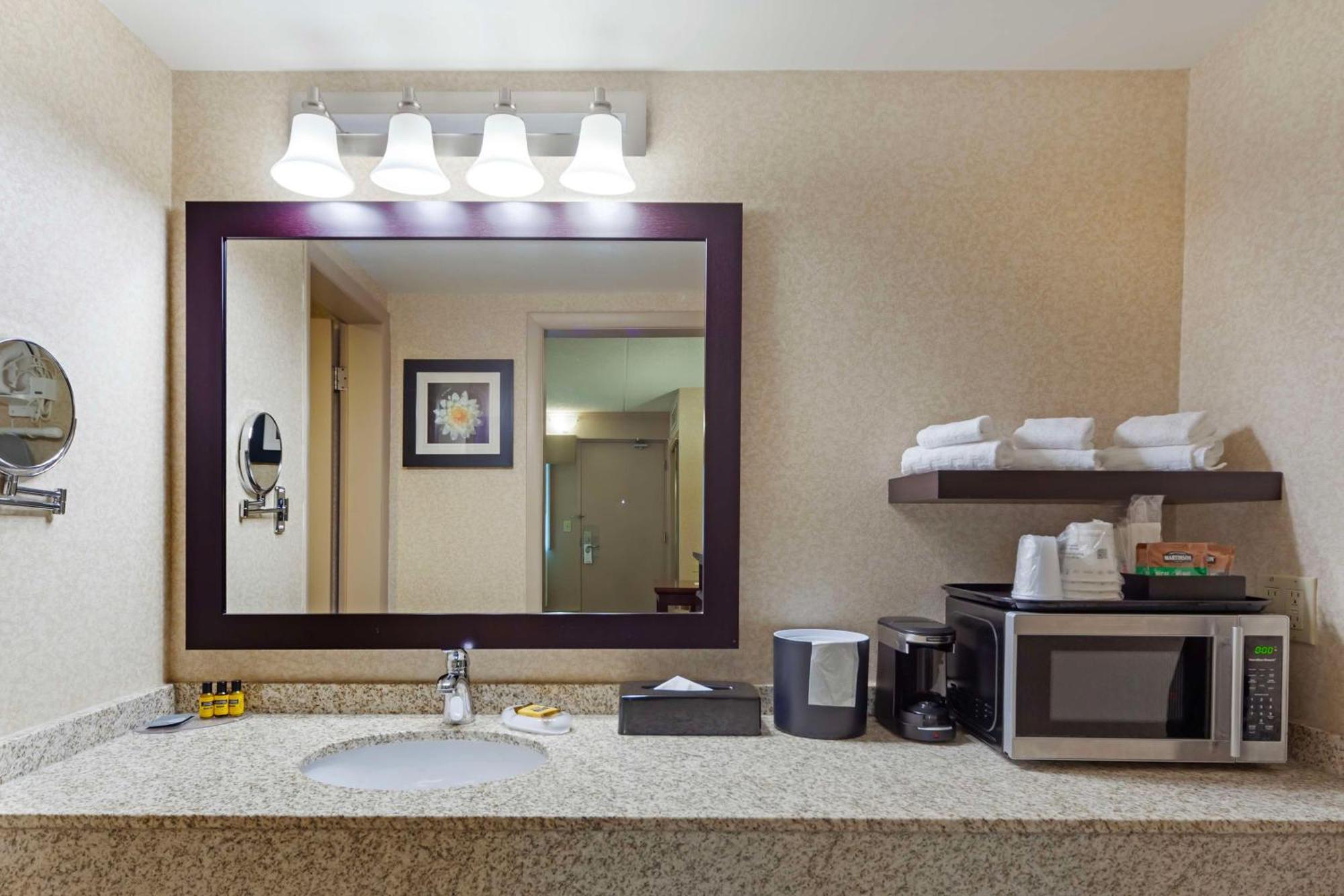 Best Western Plus City Centre Inn Эдмонтон Экстерьер фото