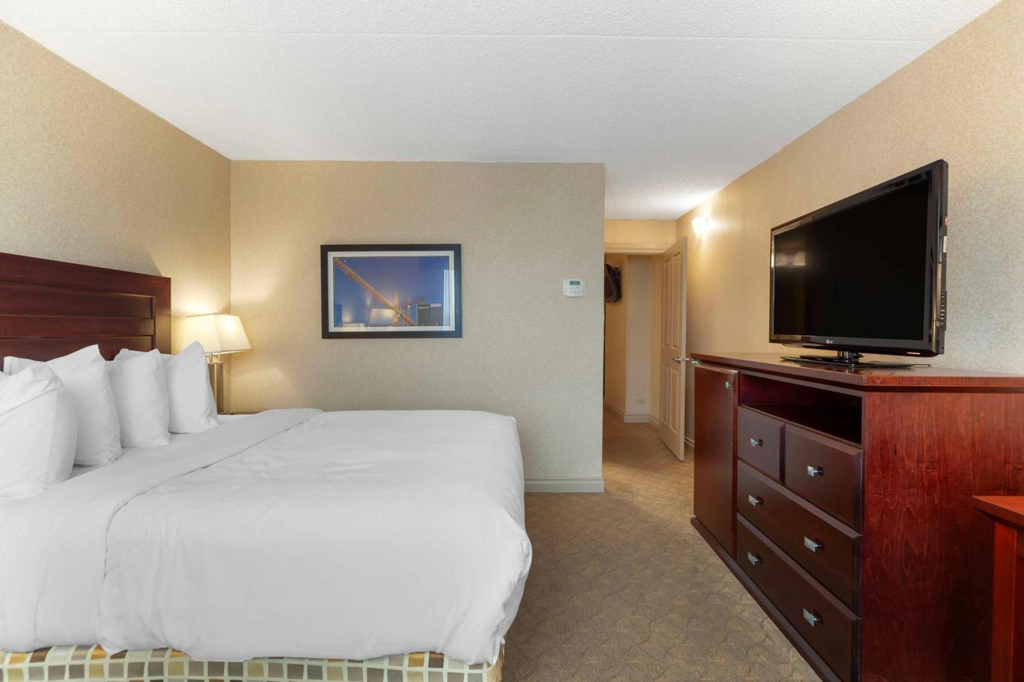 Best Western Plus City Centre Inn Эдмонтон Экстерьер фото
