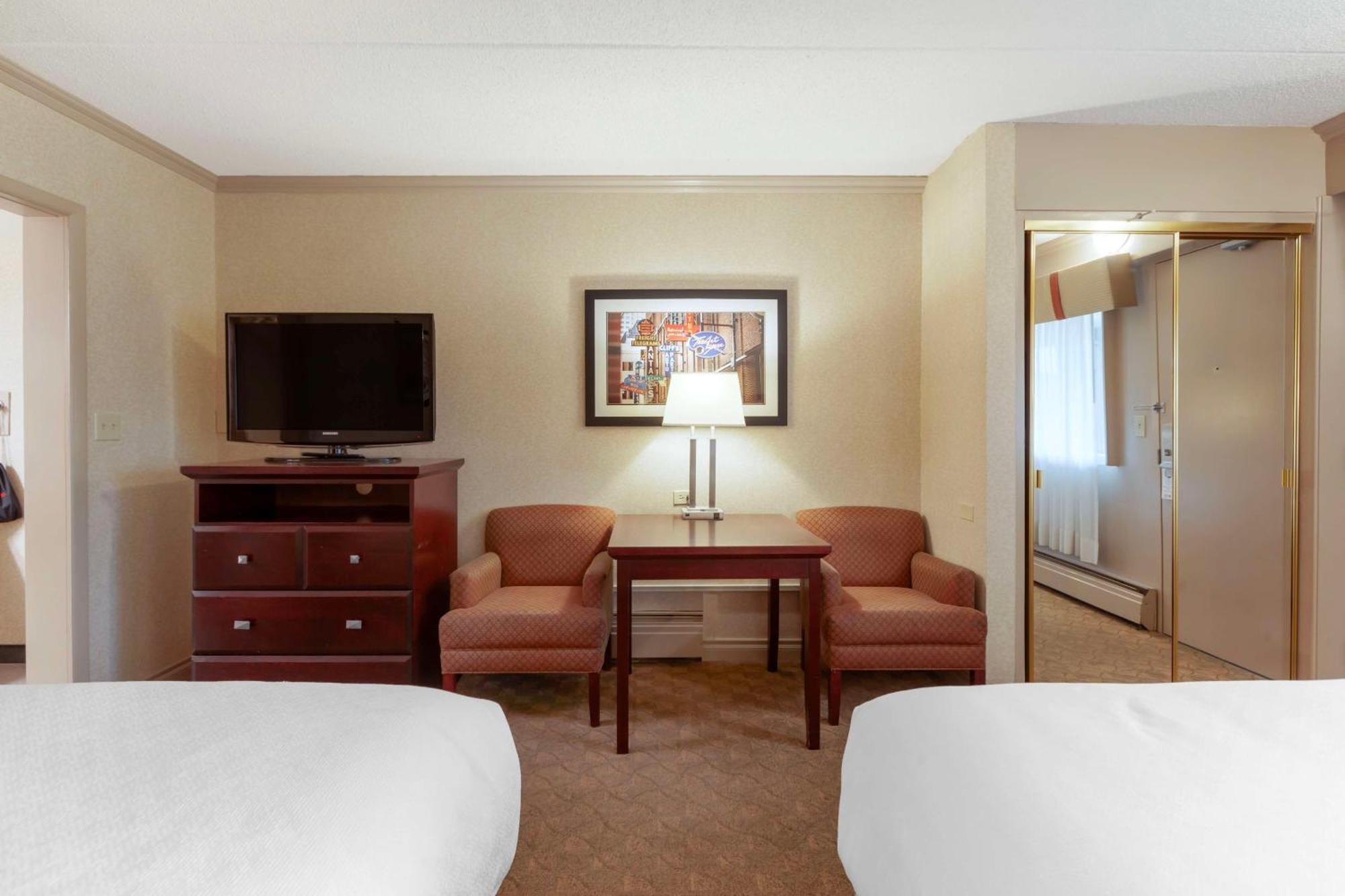 Best Western Plus City Centre Inn Эдмонтон Экстерьер фото