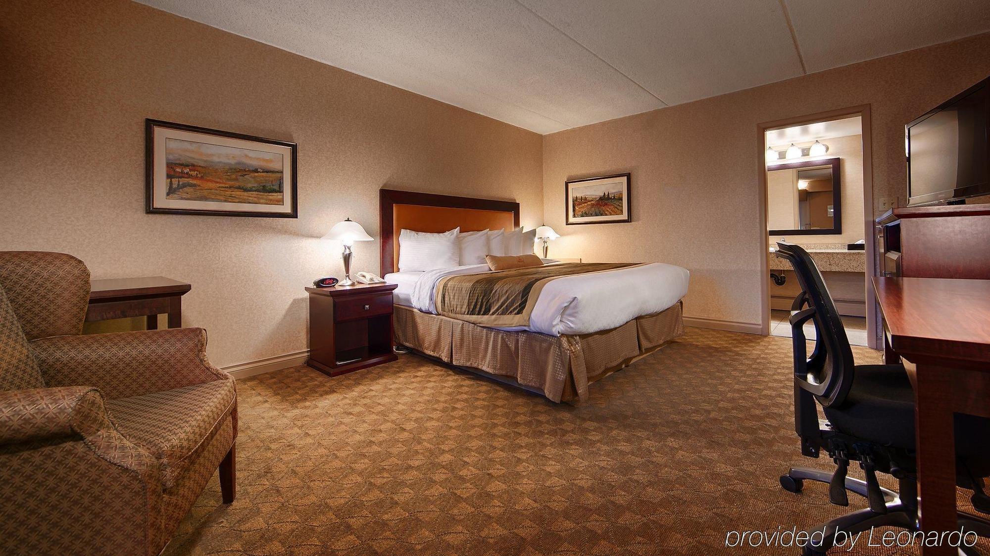 Best Western Plus City Centre Inn Эдмонтон Экстерьер фото